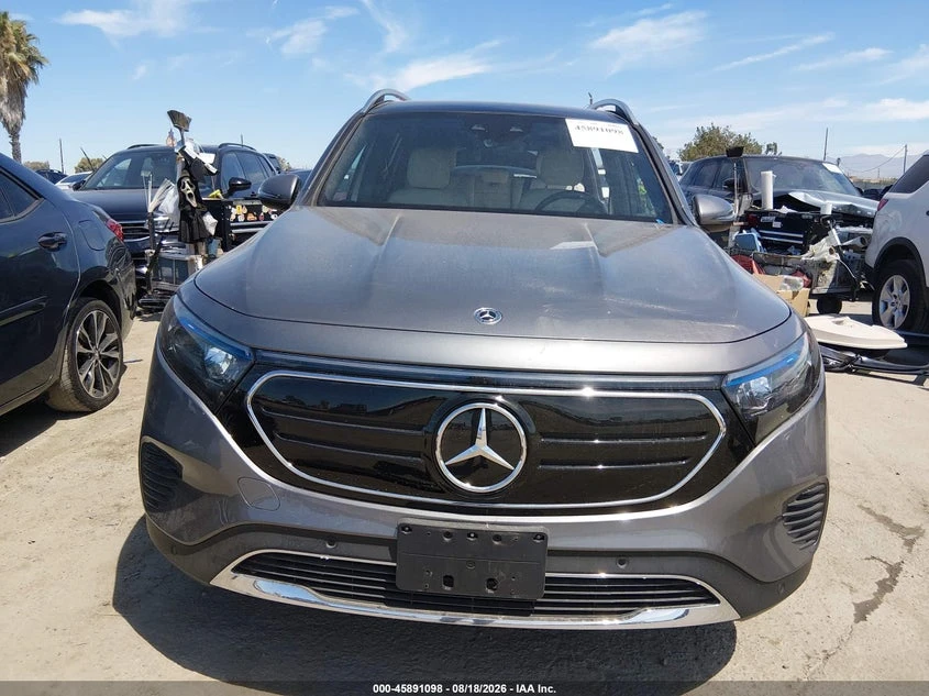 Mercedes-Benz EQB 300 4MATIC SUV, снимка 13 - Автомобили и джипове - 56215946