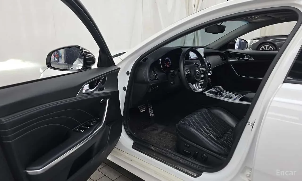 Kia Stinger * 2.5 Masters * Обдухване * Панорама * Keyless *  , снимка 6 - Автомобили и джипове - 56249073