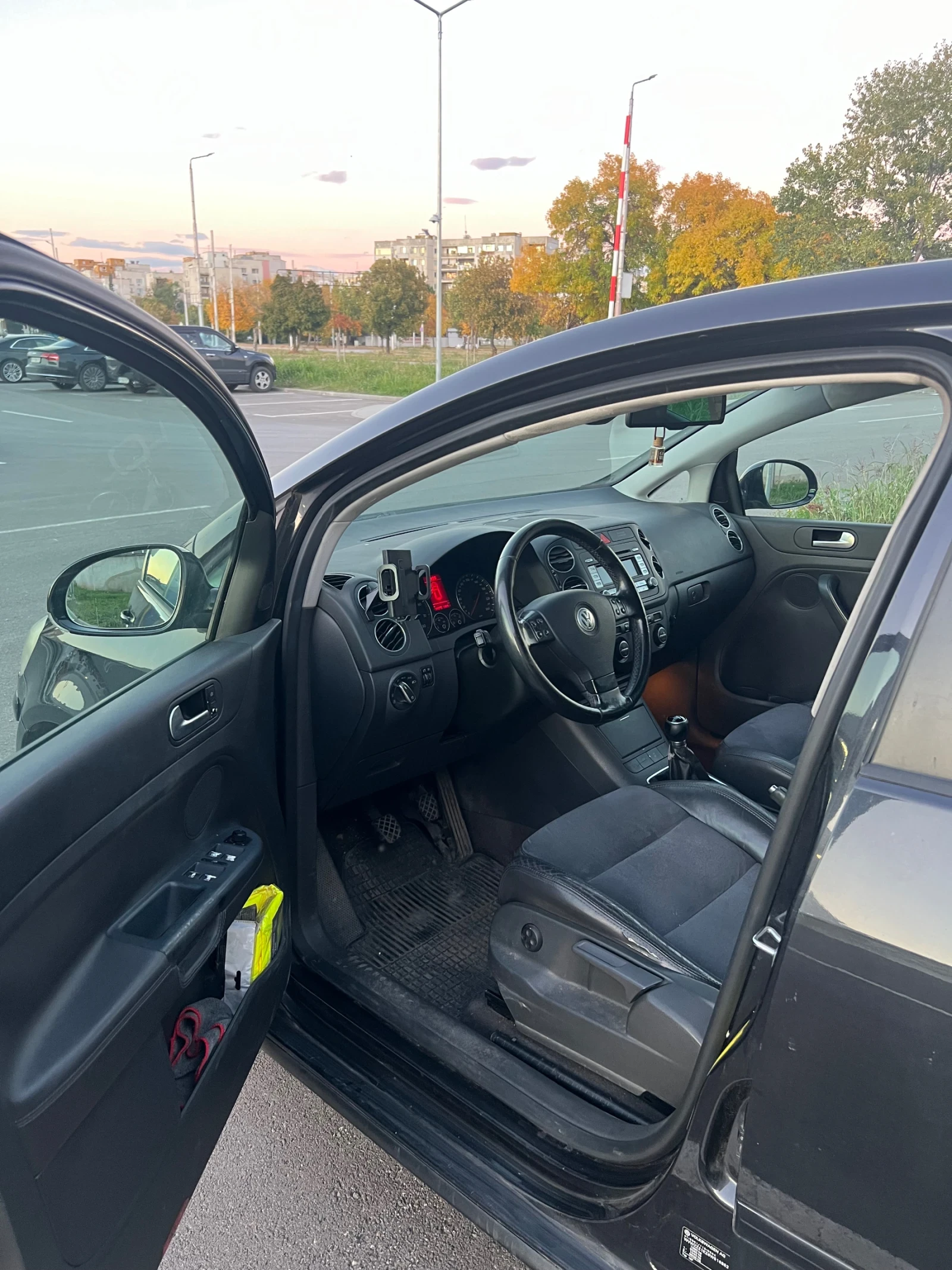 VW Golf Plus, снимка 10 - Автомобили и джипове - 56569328