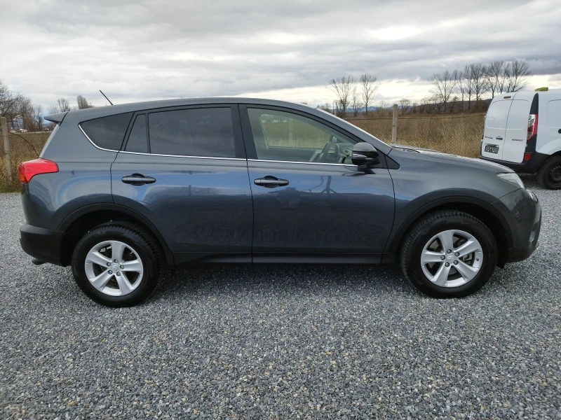 Toyota Rav4 2.0   D-4D     , снимка 8 - Автомобили и джипове - 48056440