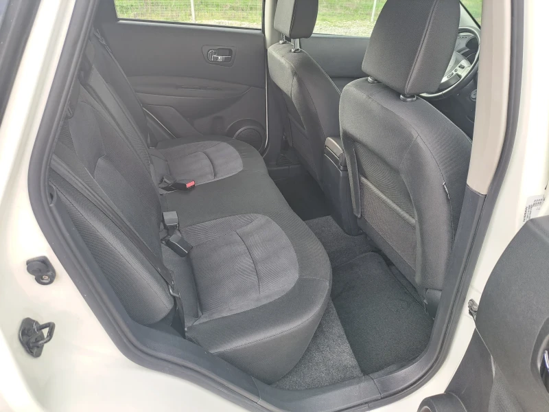 Nissan Qashqai 2.0 i auto 4x4 , снимка 13 - Автомобили и джипове - 52271232