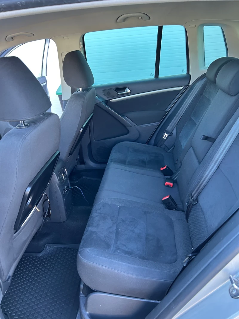 VW Tiguan, снимка 6 - Автомобили и джипове - 52108509