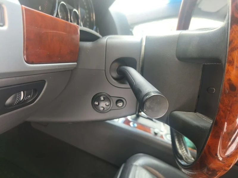 VW Touareg 5.0 TDI, снимка 8 - Автомобили и джипове - 53574920