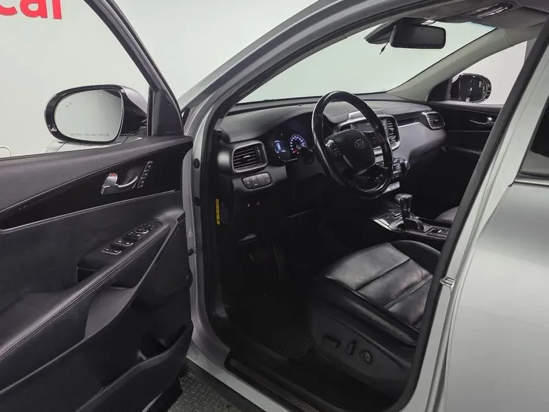 Kia Sorento 2.2 4Wd Noblesse Special - САМО 30% АВАНС!, снимка 10 - Автомобили и джипове - 55474394