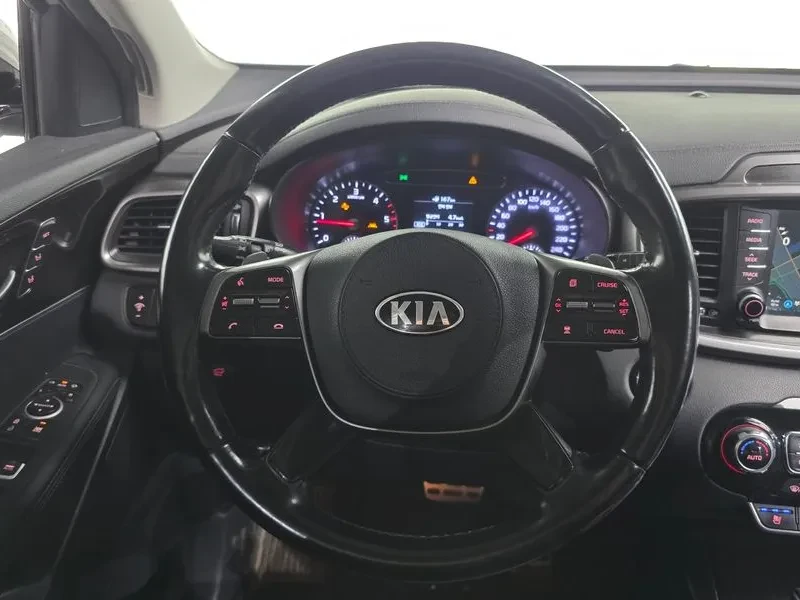 Kia Sorento 2.2 4Wd Noblesse Special - САМО 30% АВАНС!, снимка 13 - Автомобили и джипове - 55474394