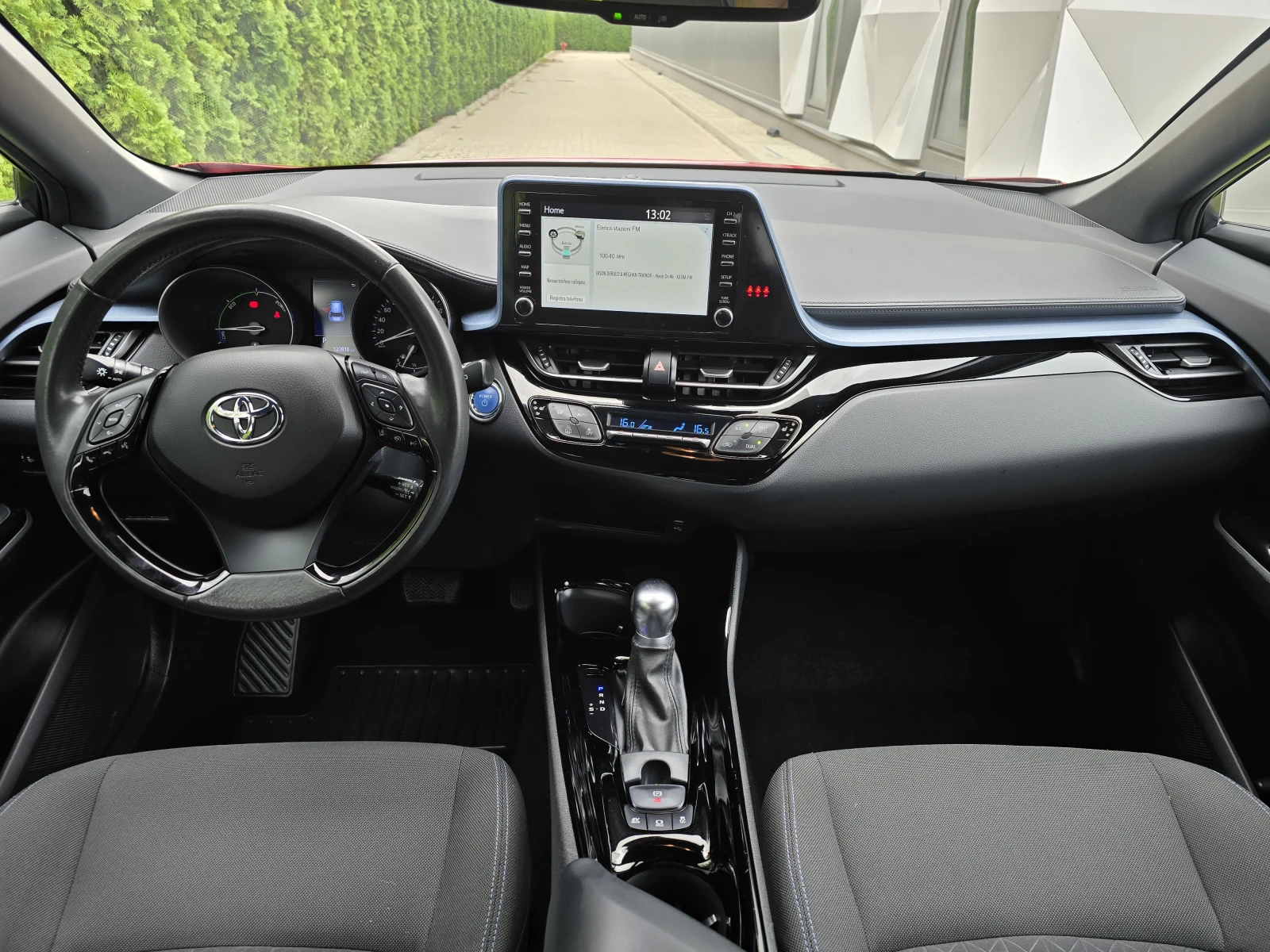 Toyota C-HR 2.0  EXCLUSIVE FULL-NAVI-KAMERA-PODGREV - изображение 9