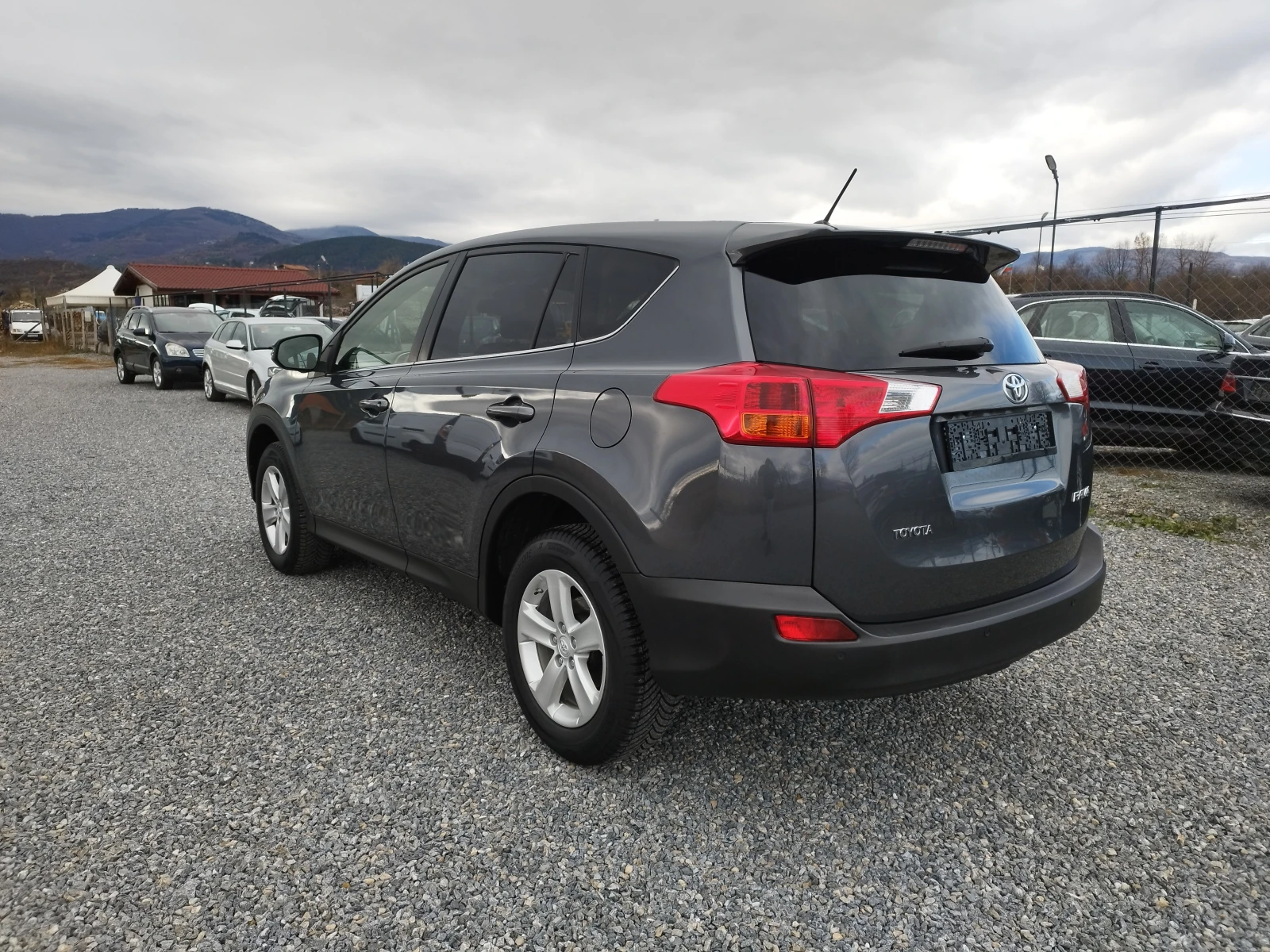 Toyota Rav4 2.0   D-4D      - изображение 6