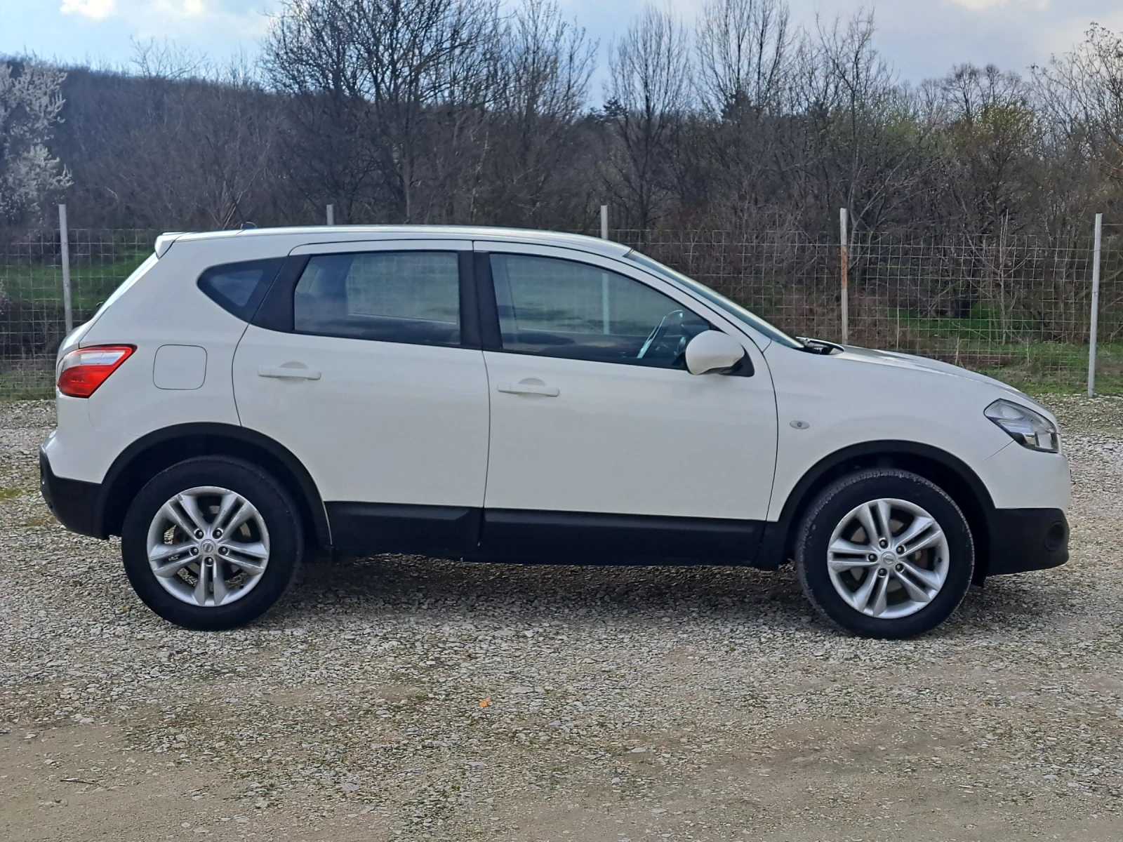 Nissan Qashqai 2.0 i auto 4x4  - изображение 6