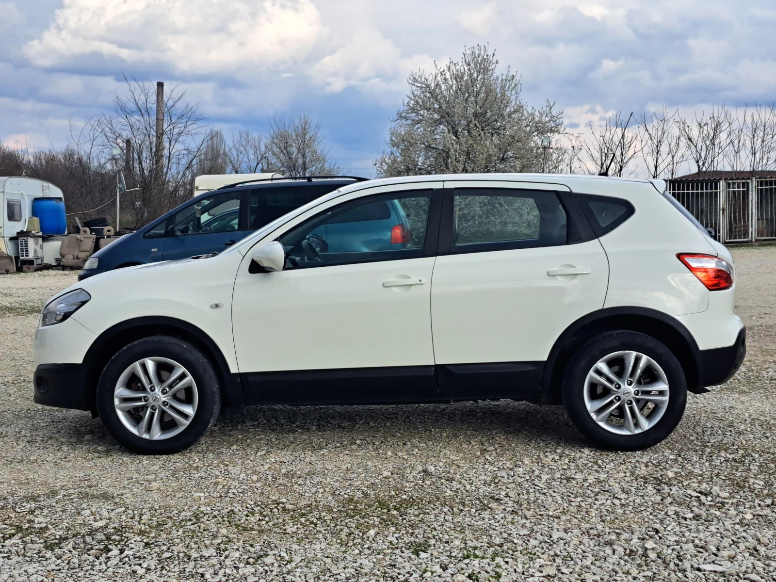 Nissan Qashqai 2.0 i auto 4x4  - изображение 2