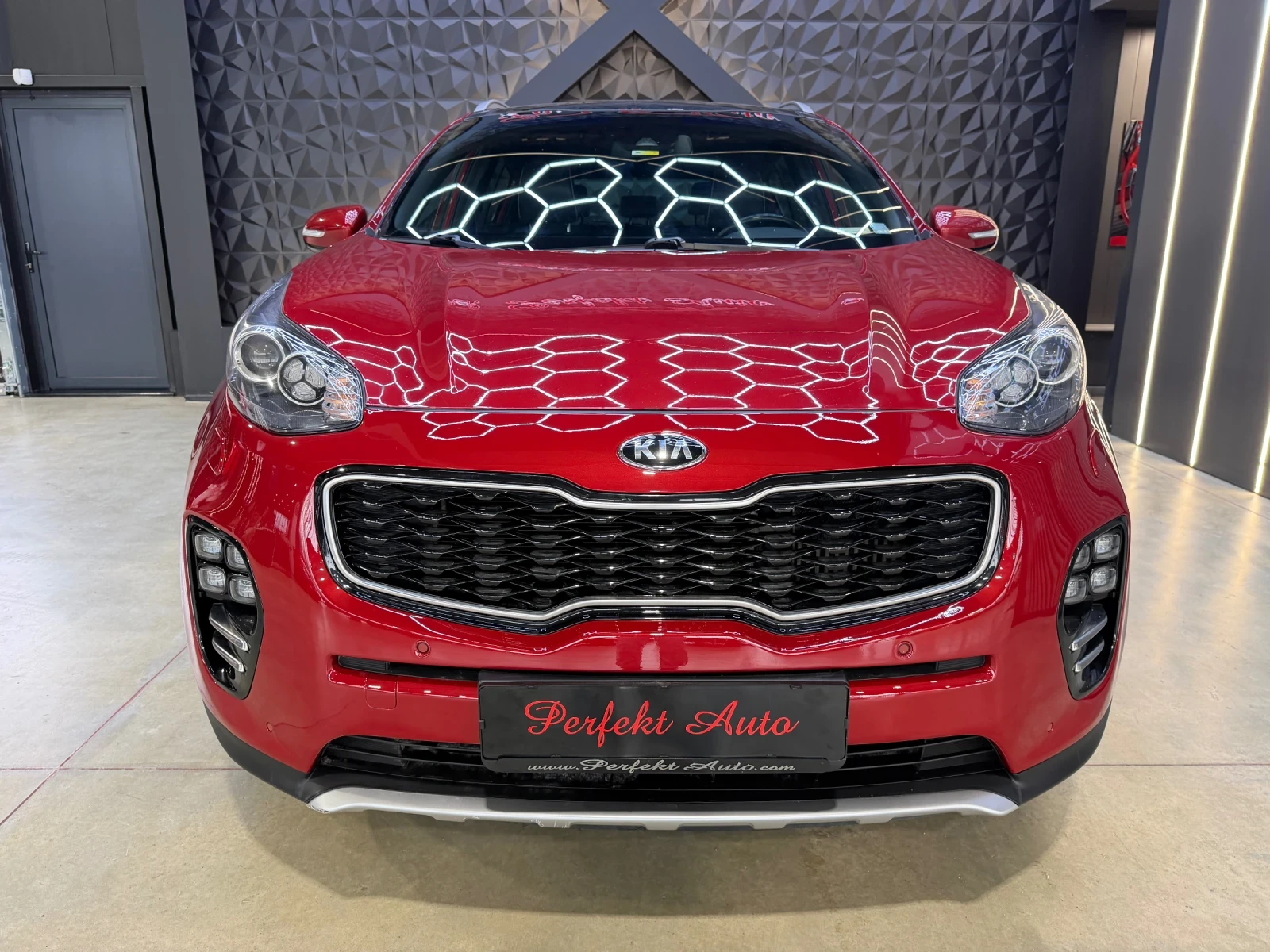 Kia Sportage GT LINE 1.6 4x4 * FULL Екстри* Камера* JBL * Панор, снимка 2 - Автомобили и джипове - 54113522