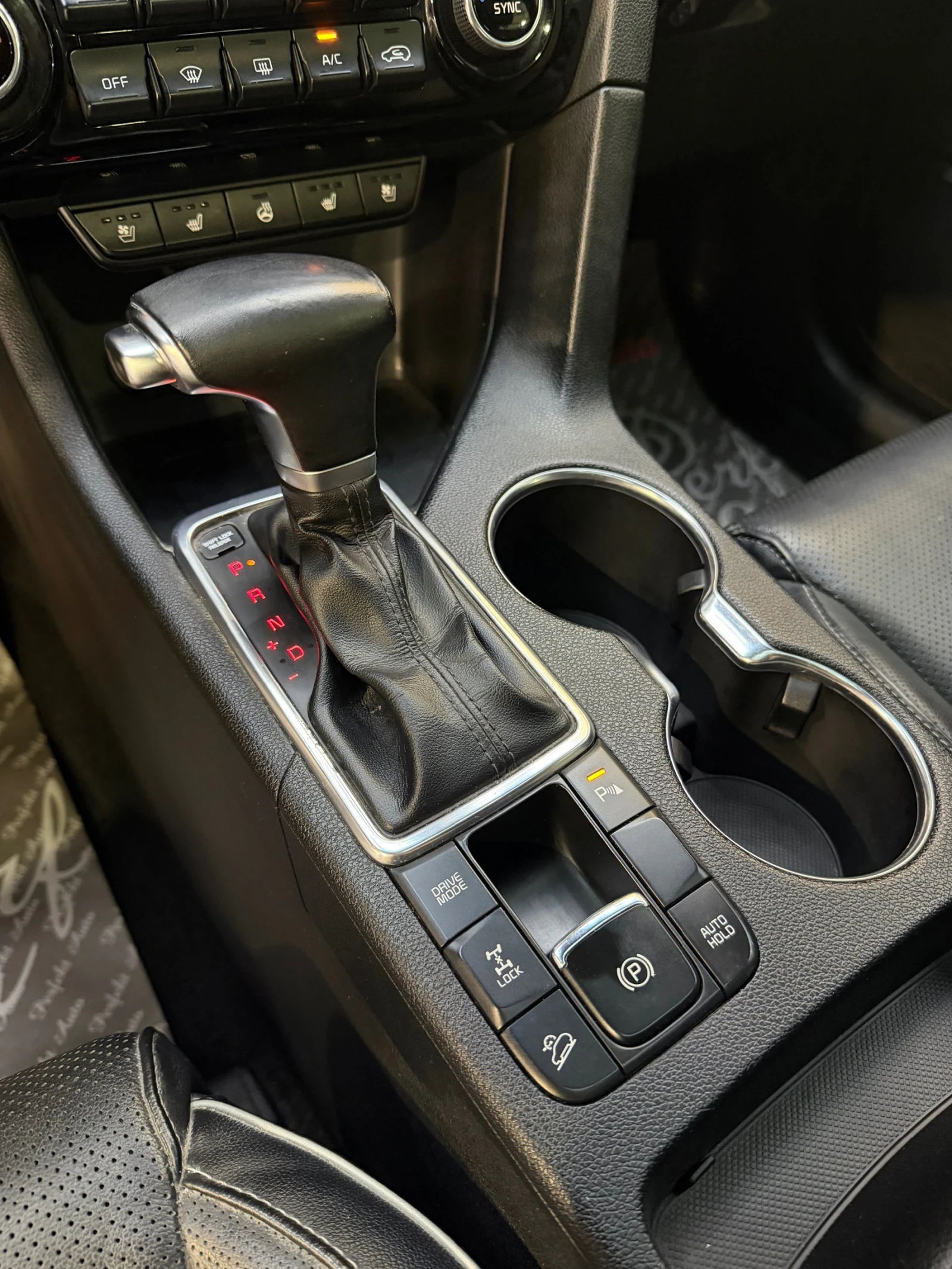 Kia Sportage GT LINE 1.6 4x4 * FULL Екстри* Камера* JBL * Панор, снимка 9 - Автомобили и джипове - 54113522