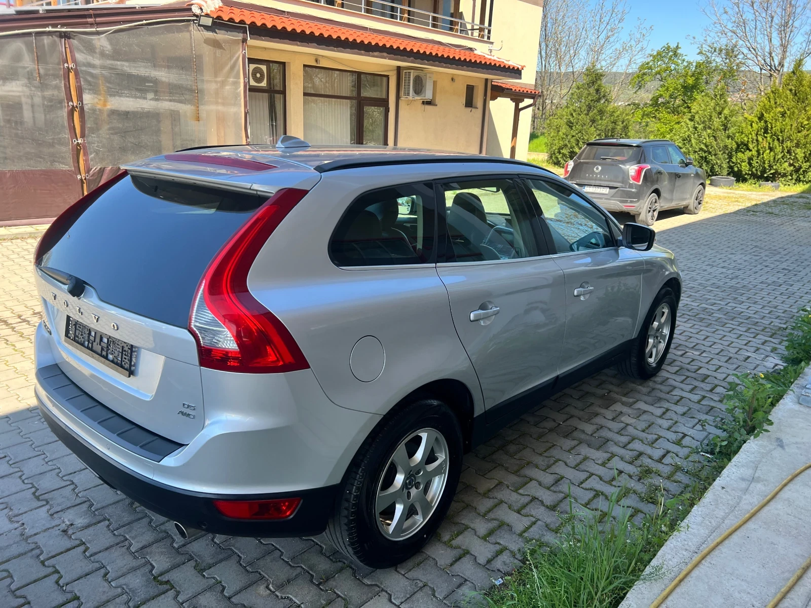 Volvo XC60 2.4 Д5* 4х4* , снимка 3 - Автомобили и джипове - 54317686