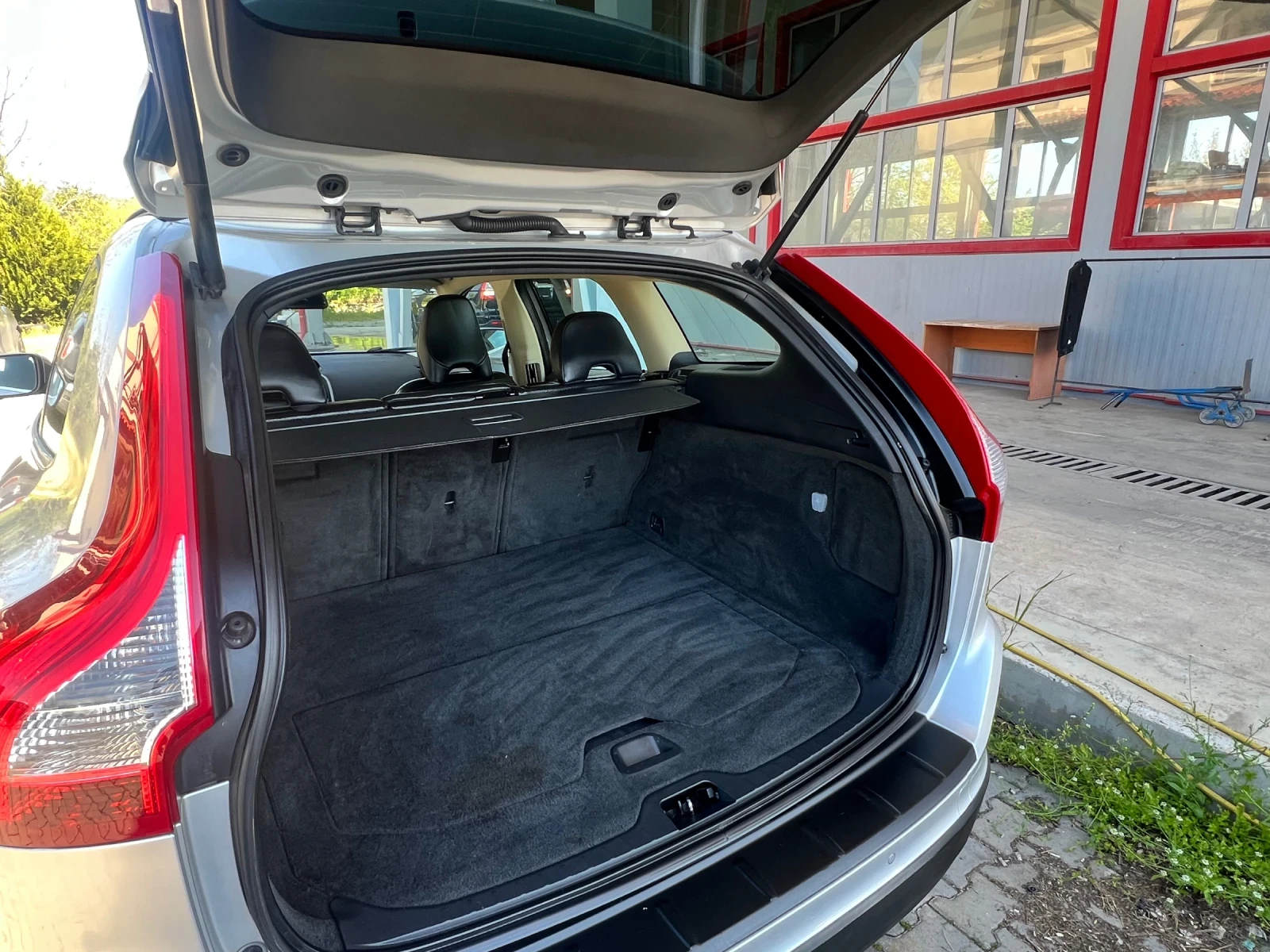 Volvo XC60 2.4 Д5* 4х4* , снимка 14 - Автомобили и джипове - 54317686