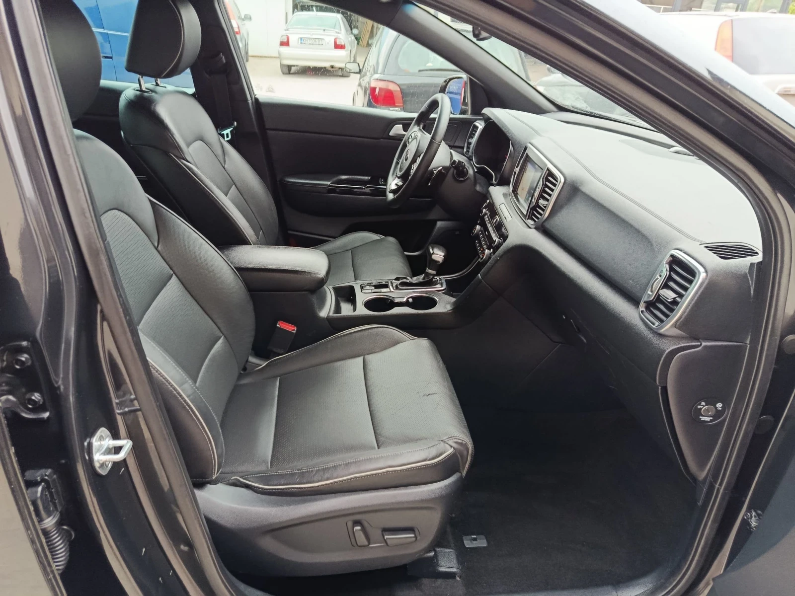 Kia Sportage 2.0D 4x4 GT-LINE Кожа Панорама, снимка 8 - Автомобили и джипове - 54634294