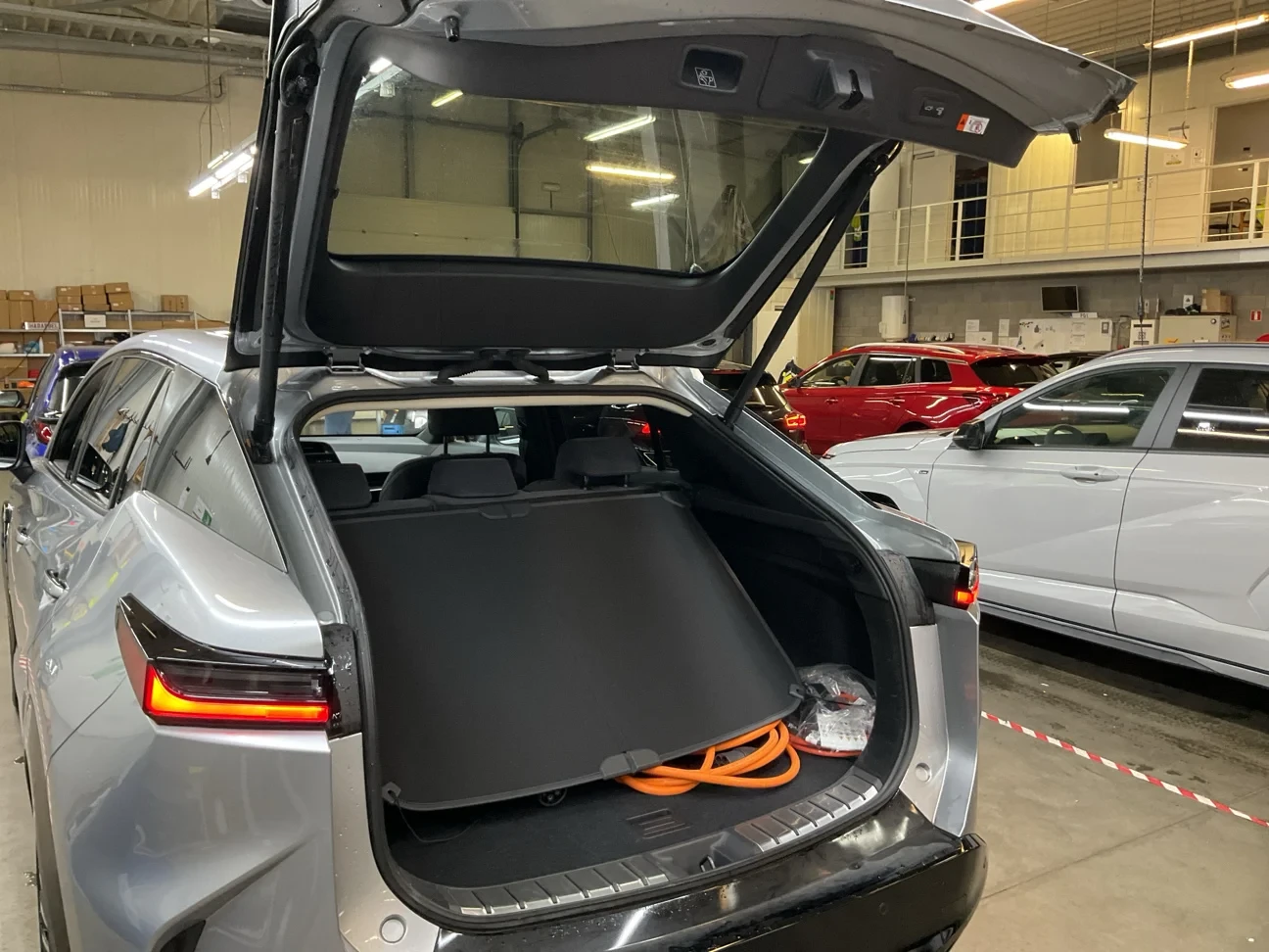 Lexus RZ 450e SUV 450e Privilege Line AWD, снимка 9 - Автомобили и джипове - 54643767