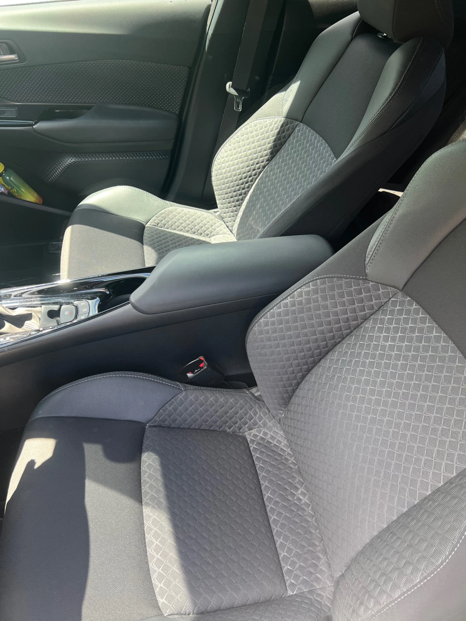 Toyota C-HR Hybrid, снимка 8 - Автомобили и джипове - 54722481