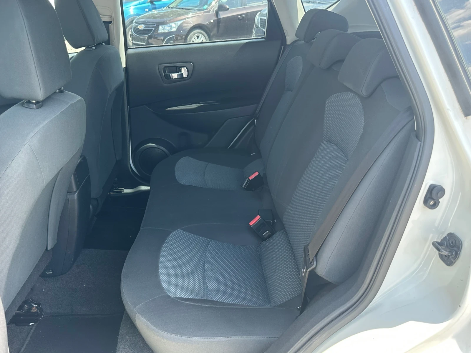 Nissan Qashqai 1.5DCI-110к.с-FACELIFT-CAR PLAY-CAMERA, снимка 13 - Автомобили и джипове - 54929364
