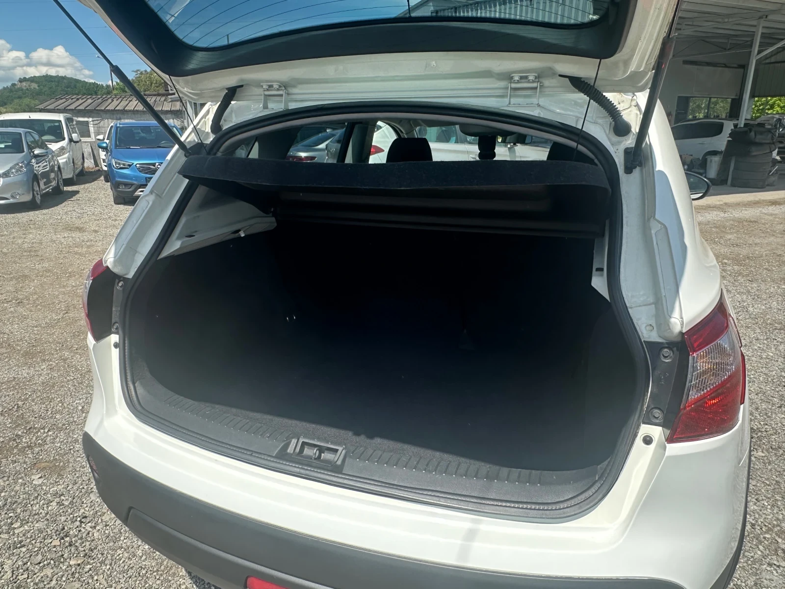 Nissan Qashqai 1.5DCI-110к.с-FACELIFT-CAR PLAY-CAMERA, снимка 14 - Автомобили и джипове - 54929364