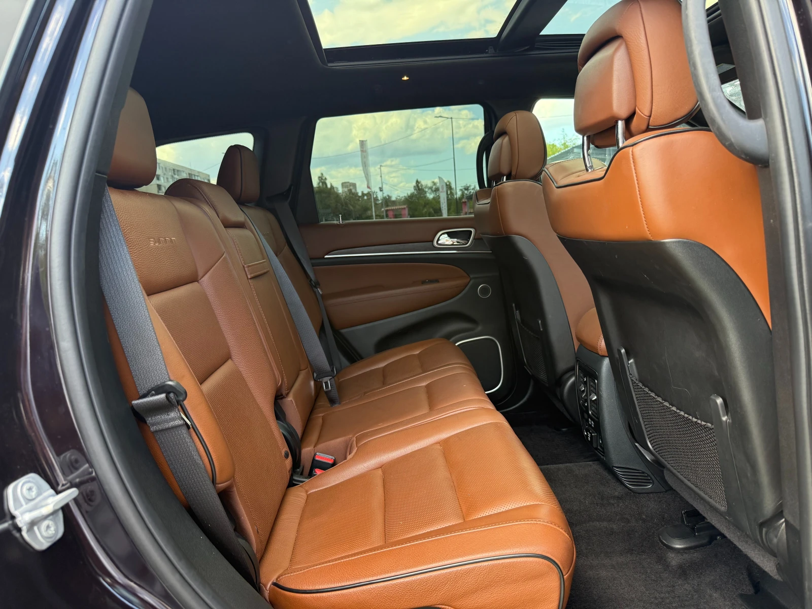 Jeep Grand cherokee SUMMIT 5.7, снимка 10 - Автомобили и джипове - 55977871