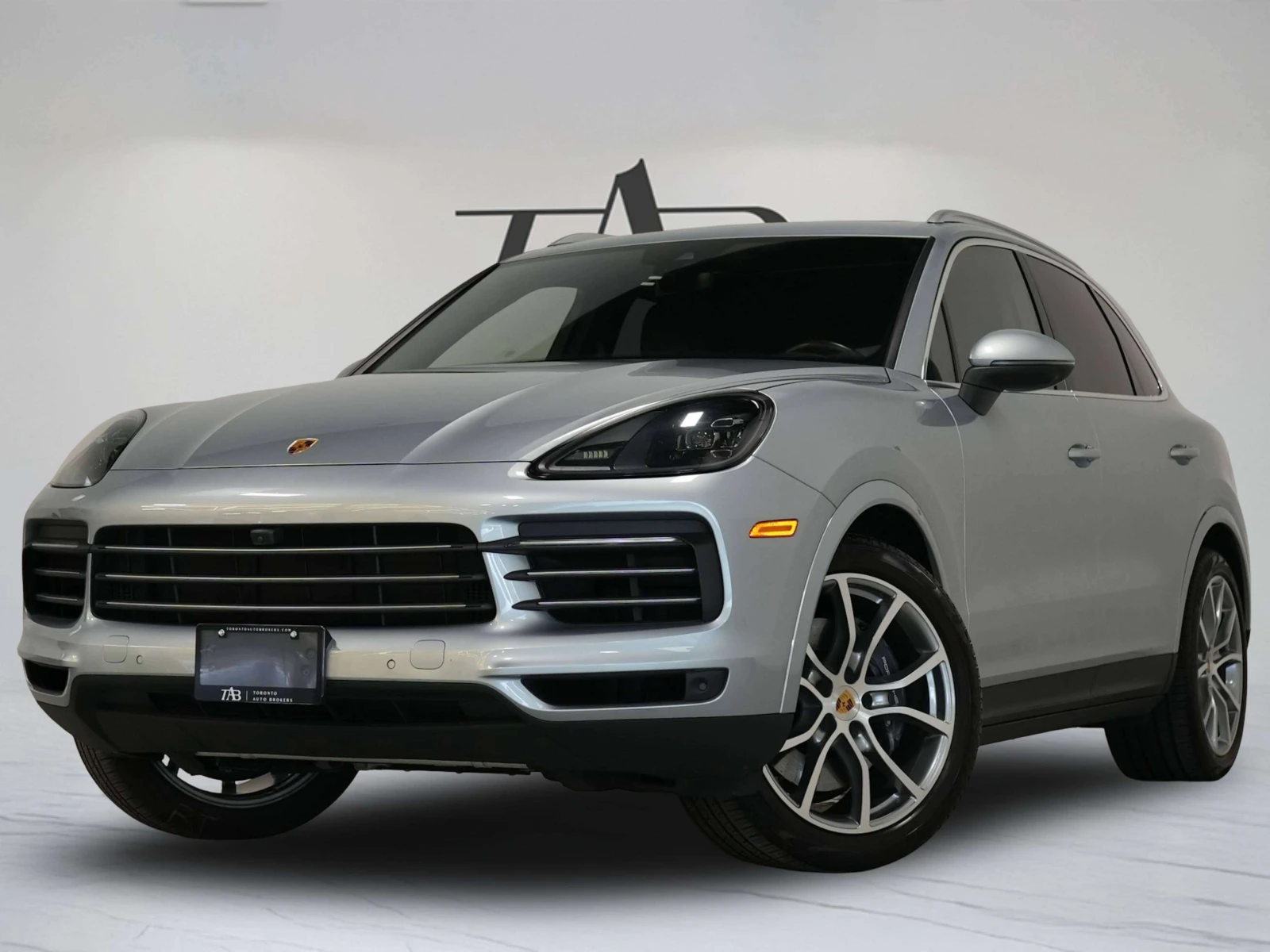 Porsche Cayenne * PREMIUM PLUS | PANO | 21 IN * CARFAX * , снимка 3 - Автомобили и джипове - 56058624