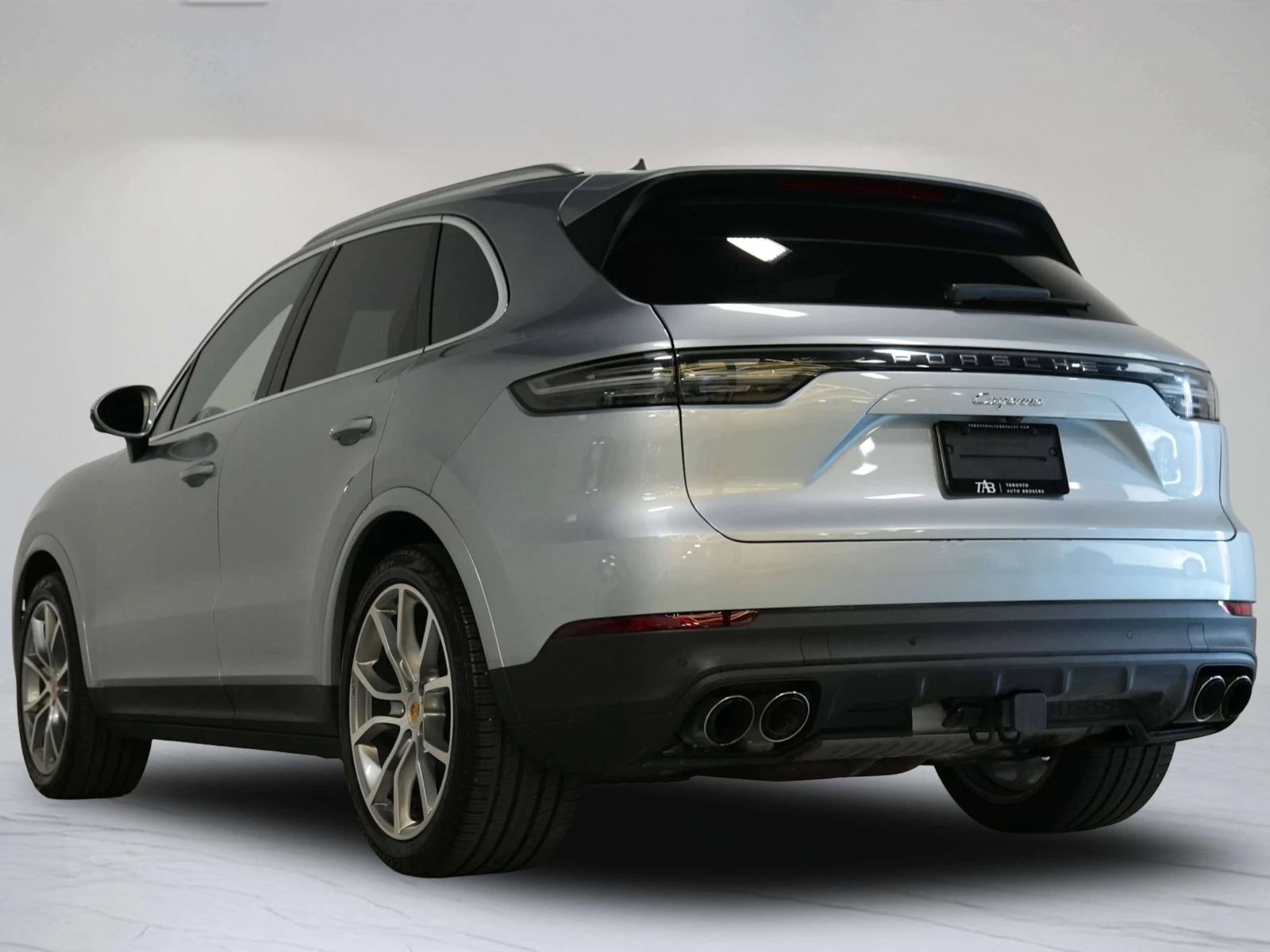Porsche Cayenne * PREMIUM PLUS | PANO | 21 IN * CARFAX * , снимка 5 - Автомобили и джипове - 56058624