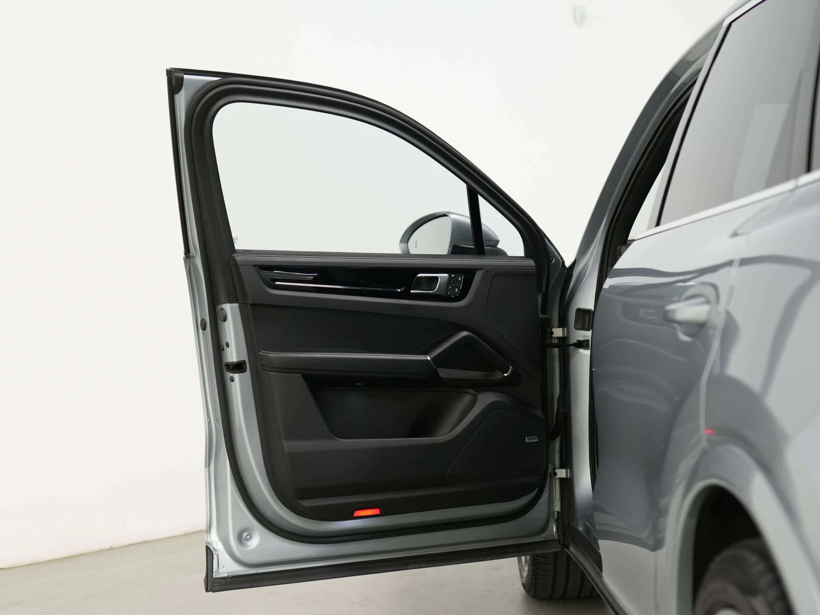 Porsche Cayenne * PREMIUM PLUS | PANO | 21 IN * CARFAX * , снимка 8 - Автомобили и джипове - 56058624