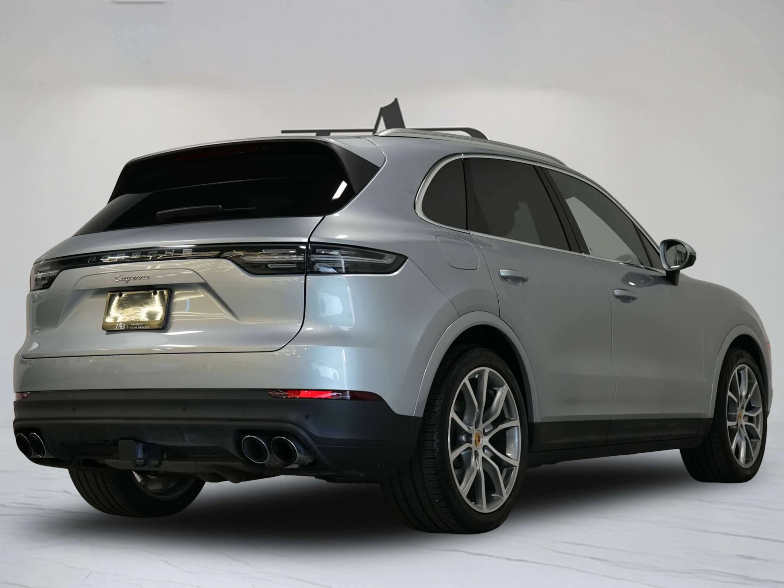 Porsche Cayenne * PREMIUM PLUS | PANO | 21 IN * CARFAX * , снимка 4 - Автомобили и джипове - 56058624