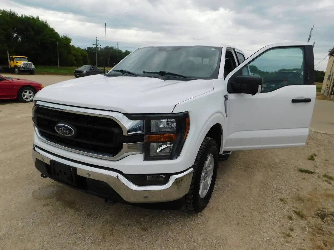 Ford F150 XLT* SUPERCREW* BLIND SPOT* KEYLESS