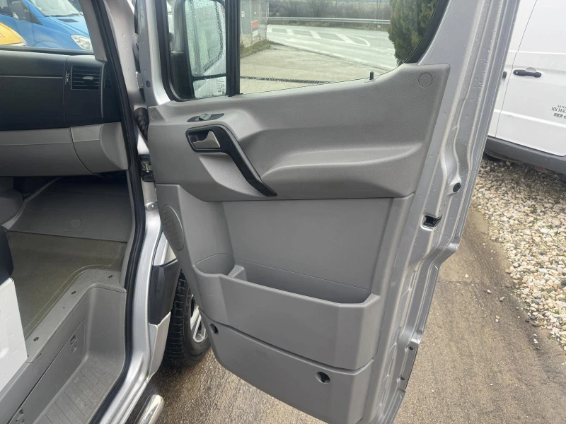 VW Crafter MAXI, 7-MESTEN, KLIMA, снимка 13 - Бусове и автобуси - 53052514