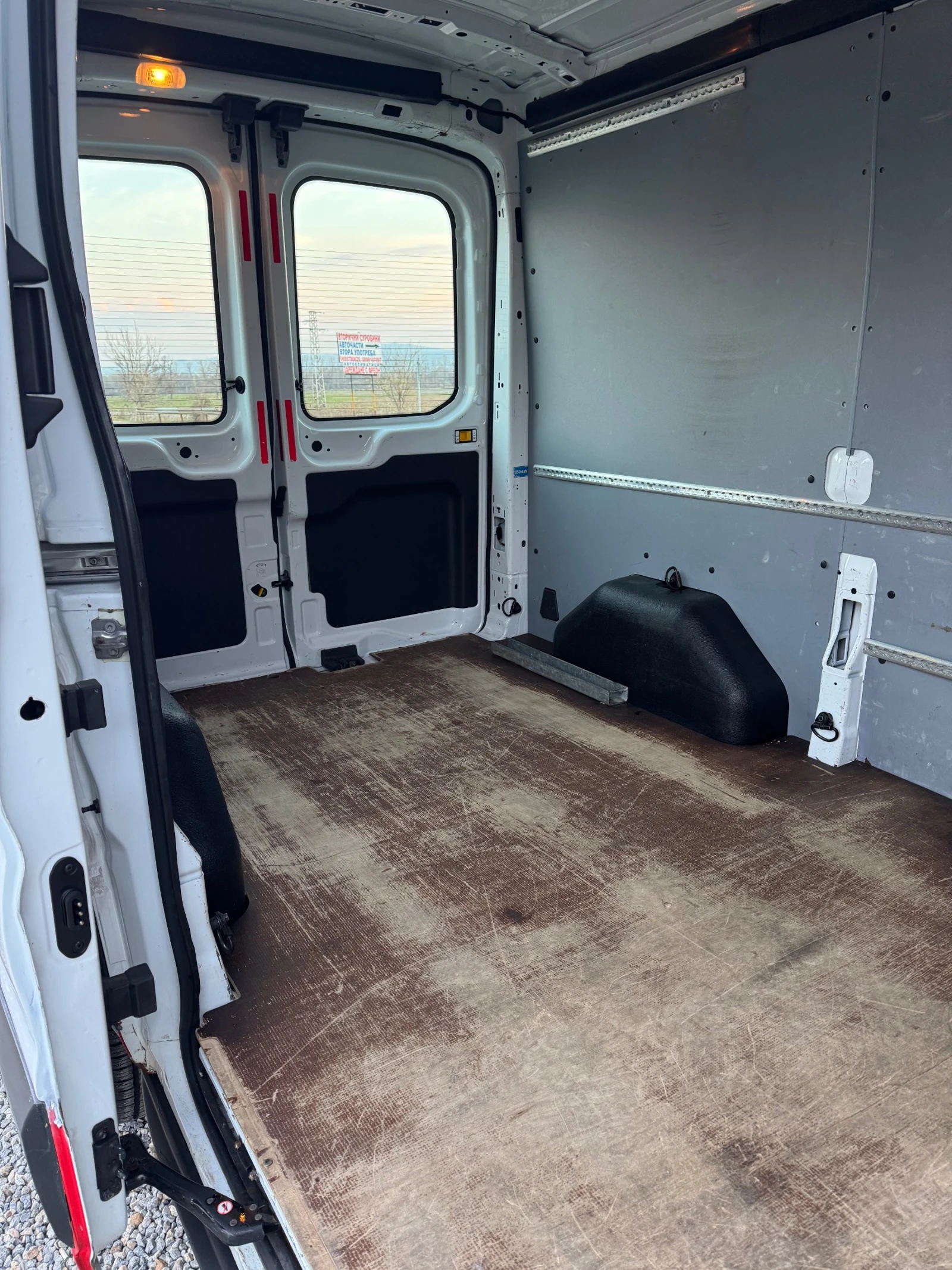 Ford Transit 2.2TDCI* 125кс* ЛЕД Фарове* Климатик* Оригинал* 6с, снимка 10 - Бусове и автобуси - 53989895