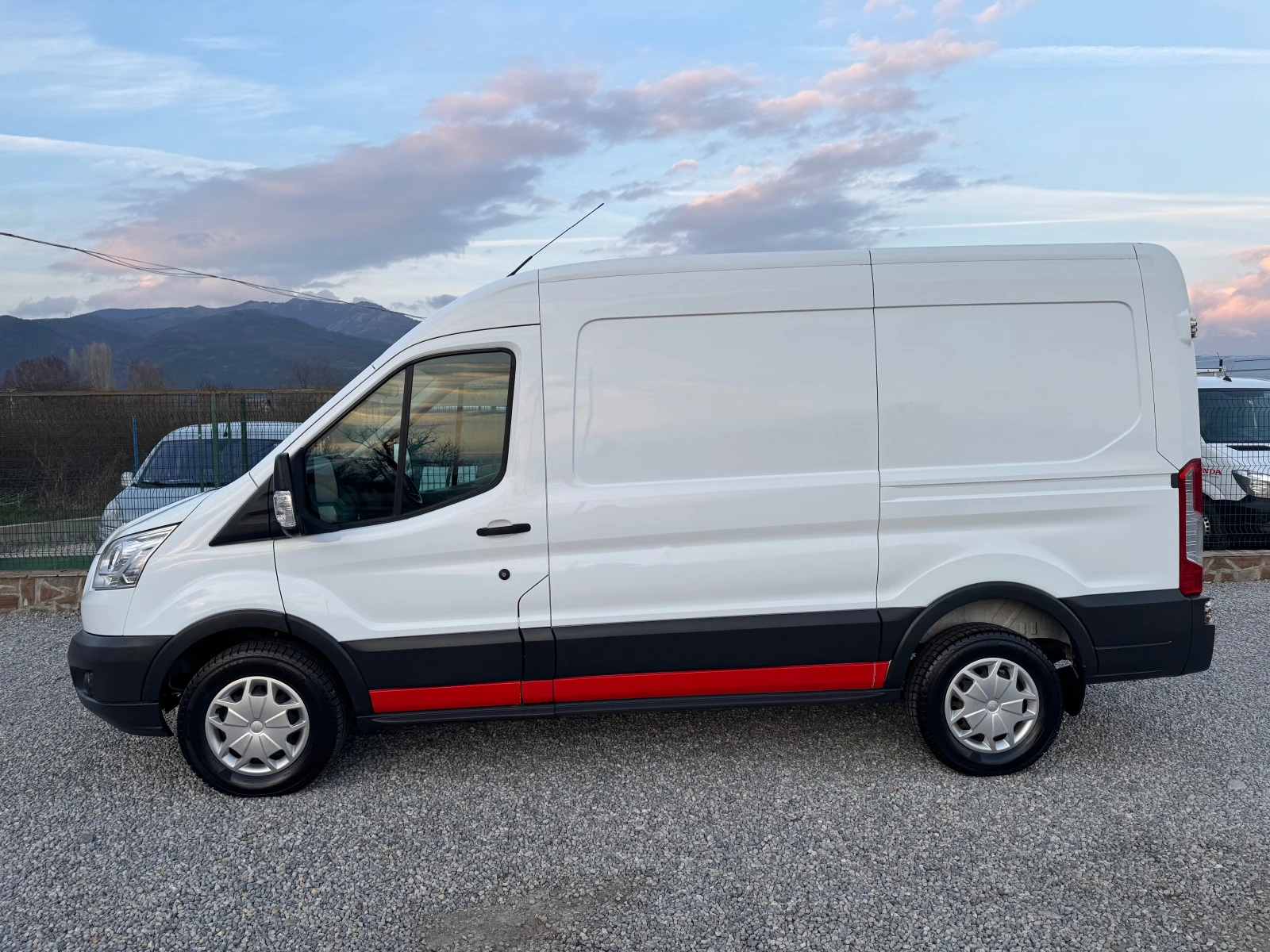 Ford Transit 2.2TDCI* 125кс* ЛЕД Фарове* Климатик* Оригинал* 6с, снимка 6 - Бусове и автобуси - 53989895
