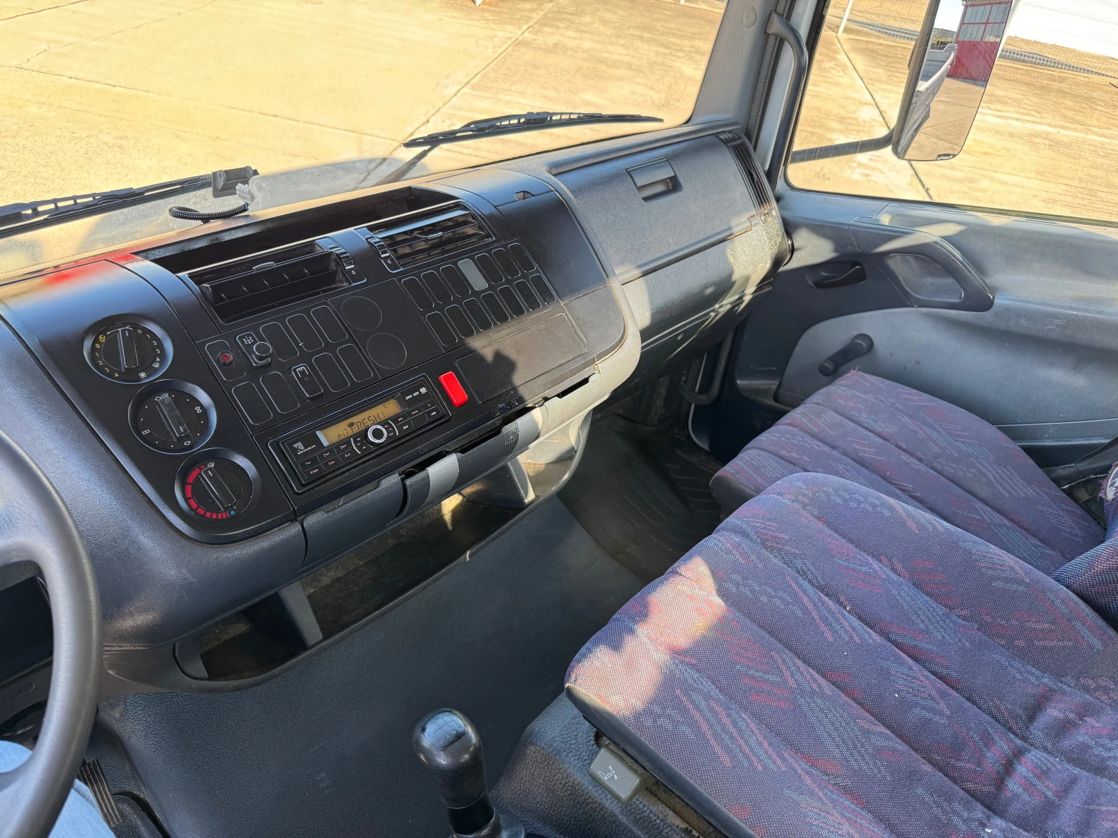 Mercedes-Benz Atego 815 , тристранен самосвал , кош:4м, снимка 15 - Камиони - 56187936