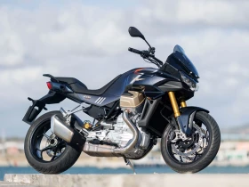 Moto Guzzi V 100 Mandello S, снимка 1