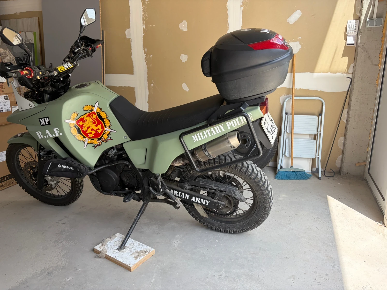 Suzuki Dr BIG 800, снимка 5 - Мотоциклети и мототехника - 54819404