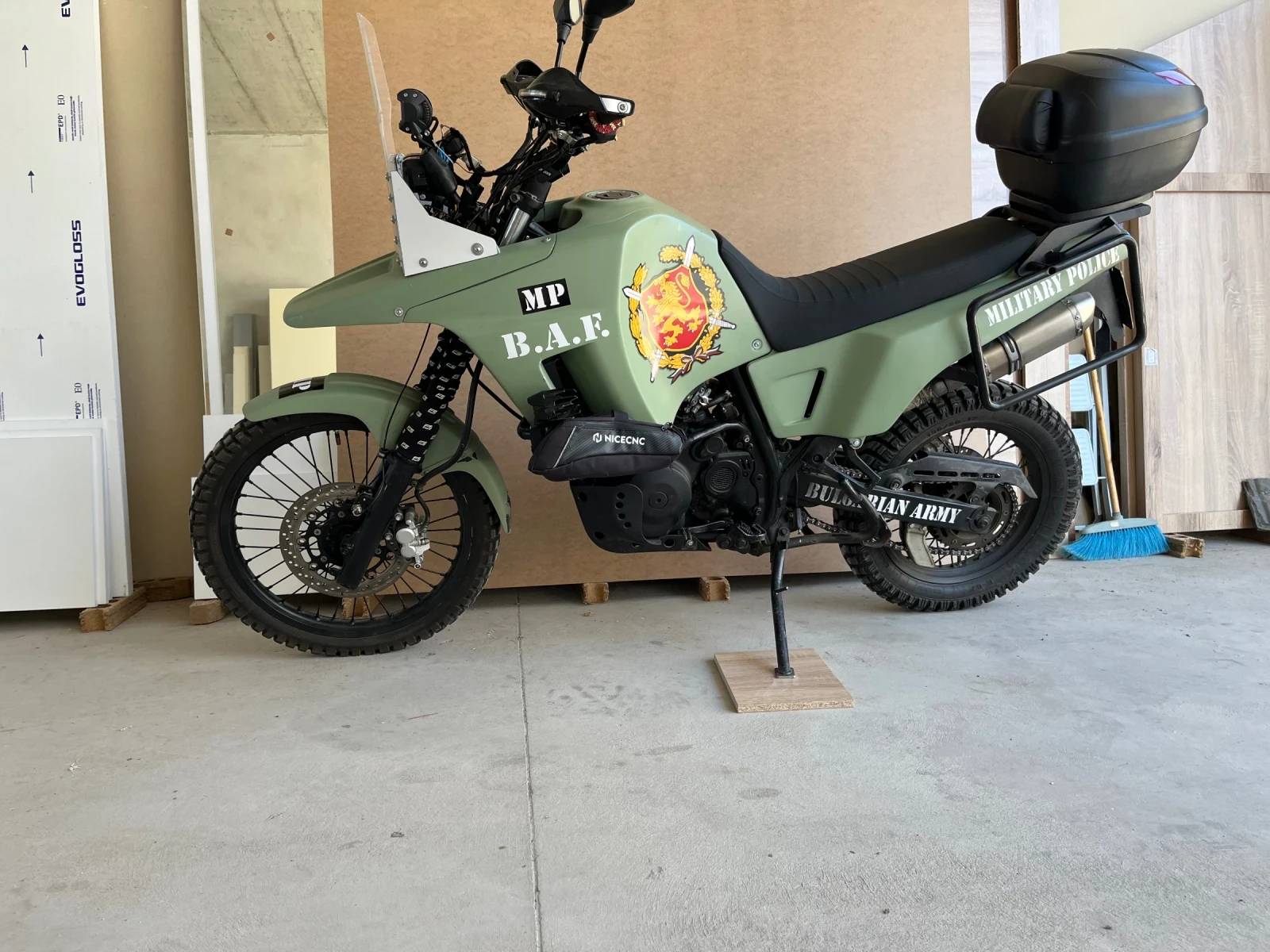 Suzuki Dr BIG 800