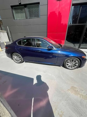 Alfa Romeo Giulia * 4dr Sdn RWD * 2 КЛЮЧА* ПОДГРЕВ* KEYLESS* PANO* , снимка 3