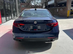 Alfa Romeo Giulia * 4dr Sdn RWD * 2 КЛЮЧА* ПОДГРЕВ* KEYLESS* PANO* , снимка 4