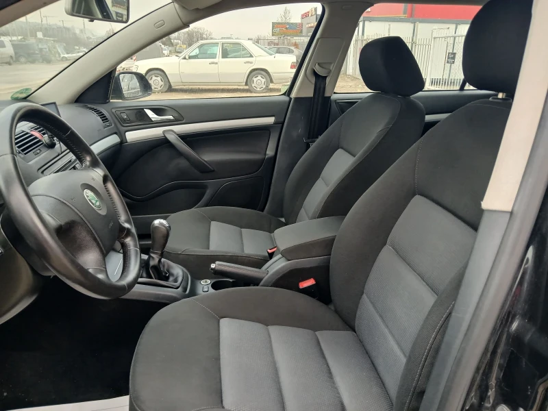Skoda Octavia, снимка 8 - Автомобили и джипове - 38017923