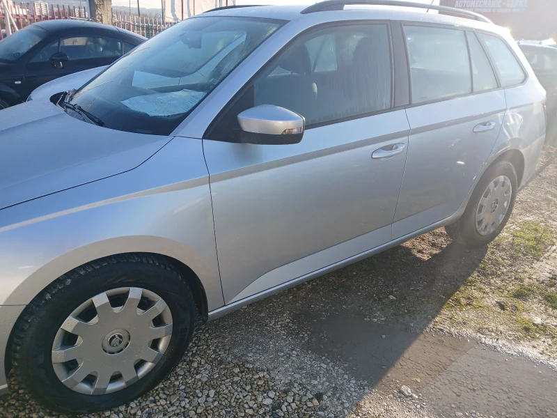 Skoda Fabia, снимка 2 - Автомобили и джипове - 38017923