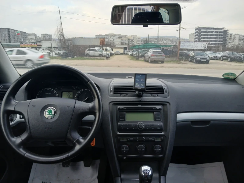 Skoda Octavia, снимка 11 - Автомобили и джипове - 38017923