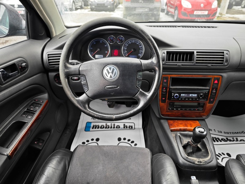 VW Passat 1, 9 TDi HighLine, снимка 12 - Автомобили и джипове - 44184509