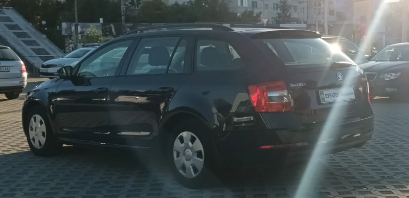 Skoda Octavia 1.6 TDI, снимка 4 - Автомобили и джипове - 47458269