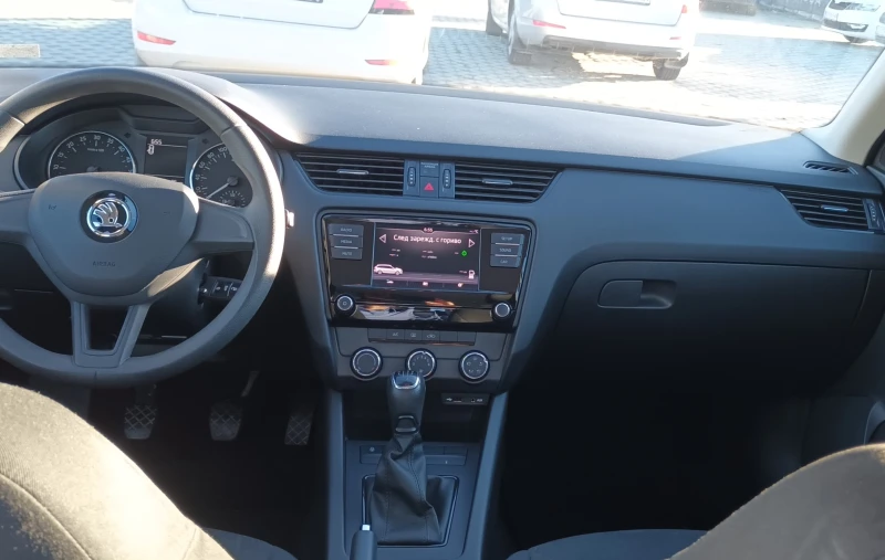 Skoda Octavia 1.6 TDI, снимка 6 - Автомобили и джипове - 47458269