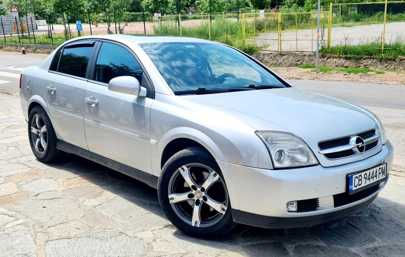 Opel Vectra C, снимка 2 - Автомобили и джипове - 47814980