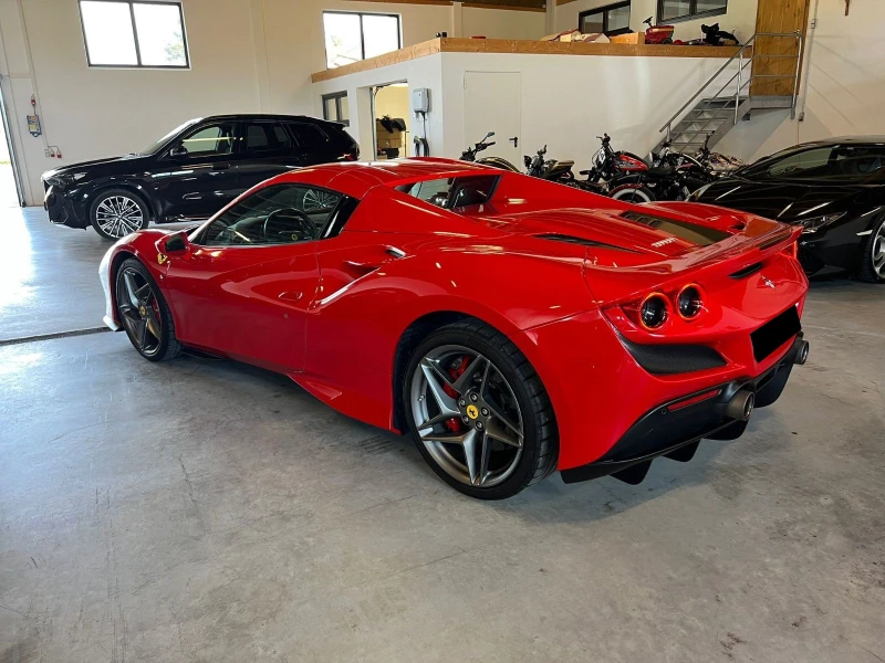 Ferrari F8 SPIDER/ CARBON/ CERAMIC/ LIFT/ CAMERA/, снимка 3 - Автомобили и джипове - 48780473