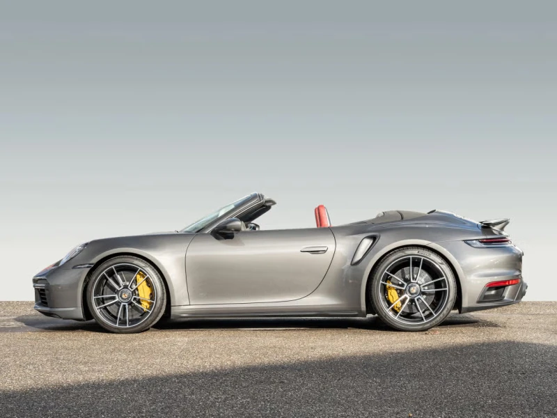 Porsche 911 Turbo S Cabriolet (992 I), снимка 2 - Автомобили и джипове - 49004621