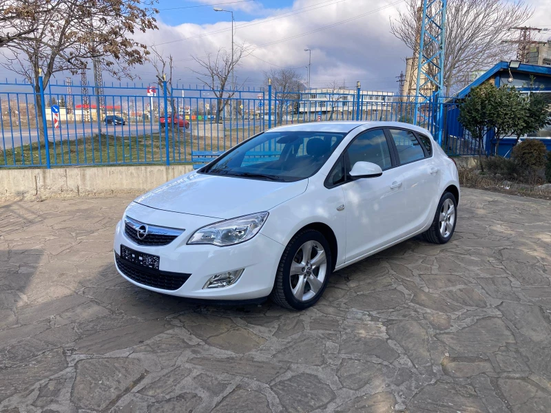 Opel Astra ТЕХНИЧЕСКИ ОБЛУЖЕН 1, 4i 100к.с. АВТОПИЛОТ, снимка 1 - Автомобили и джипове - 49090088