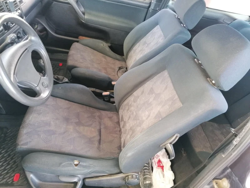 VW Golf 2.0 115, снимка 5 - Автомобили и джипове - 51094567