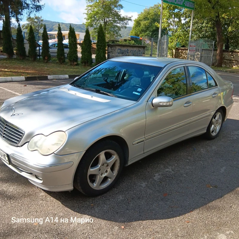 Mercedes-Benz C 180, снимка 3 - Автомобили и джипове - 51997715