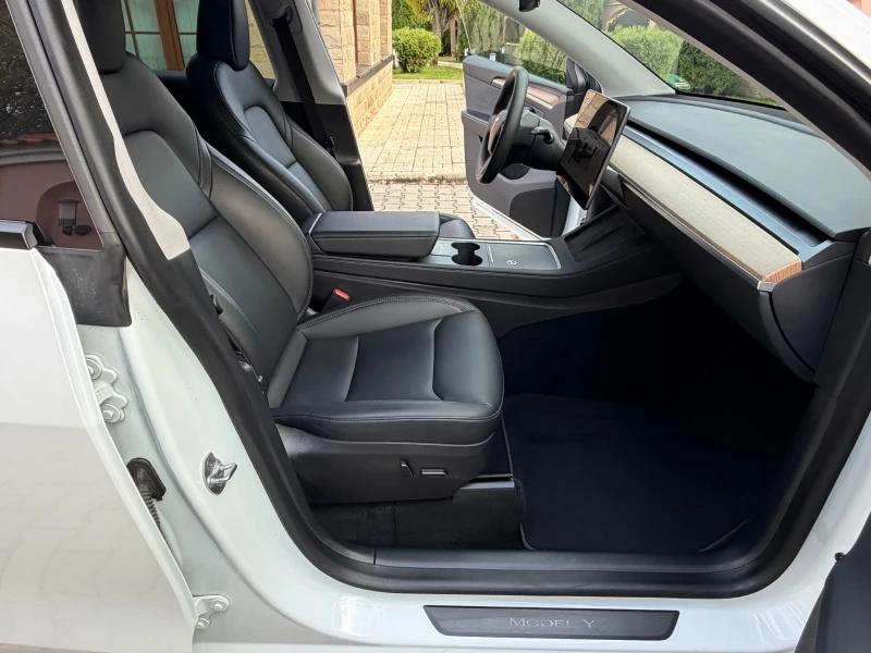 Tesla Model Y LongRange/514/DualMotor/109km/Германия/Налична, снимка 13 - Автомобили и джипове - 52556548